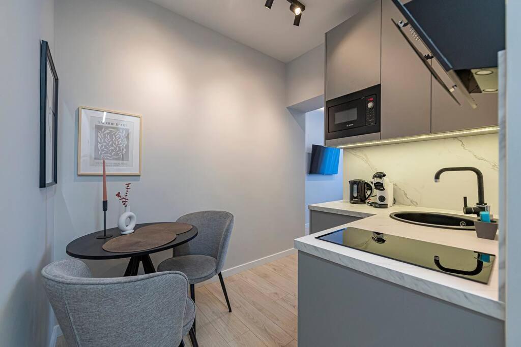 Lovely 1Bd Central Apartment By Hostlovers 考纳斯 外观 照片